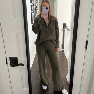 Selling Aerie Matching Lounge Set